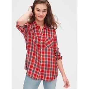 GAP Red and Blue Plaid Button Down Shirt Size Small